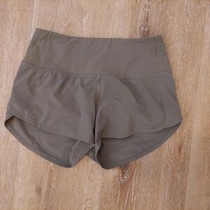 Sage High Rise Speed Up Short Size 4